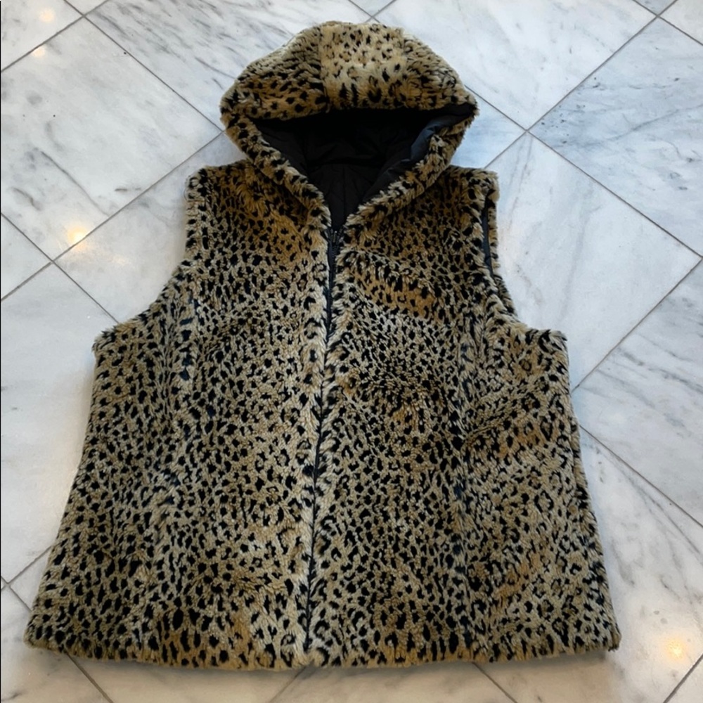Vest - faux leopard reversible